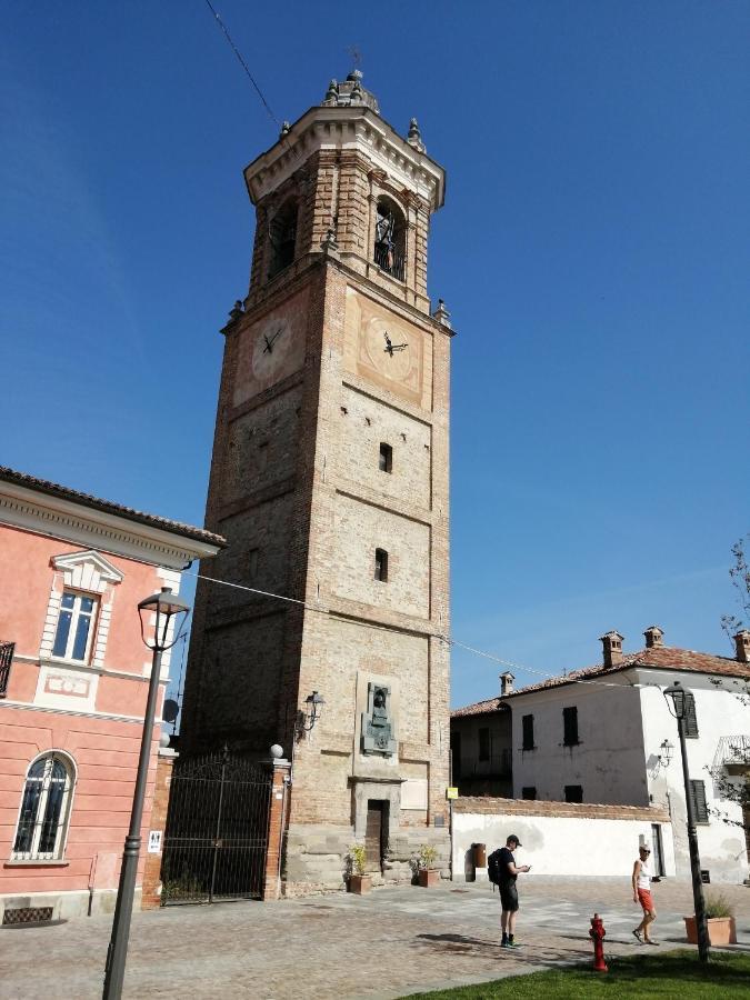 Holiday House Antica Dimora Soggiorni In Langa Centro Storico La Morra Luaran gambar