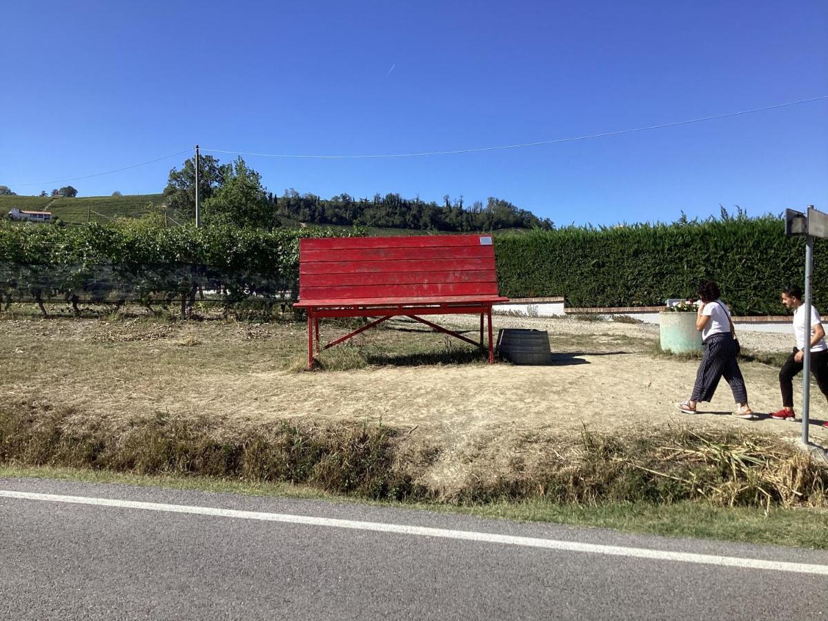 Holiday House Antica Dimora Soggiorni In Langa Centro Storico La Morra Luaran gambar