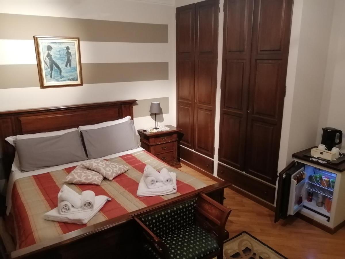 Holiday House Antica Dimora Soggiorni In Langa Centro Storico La Morra Luaran gambar